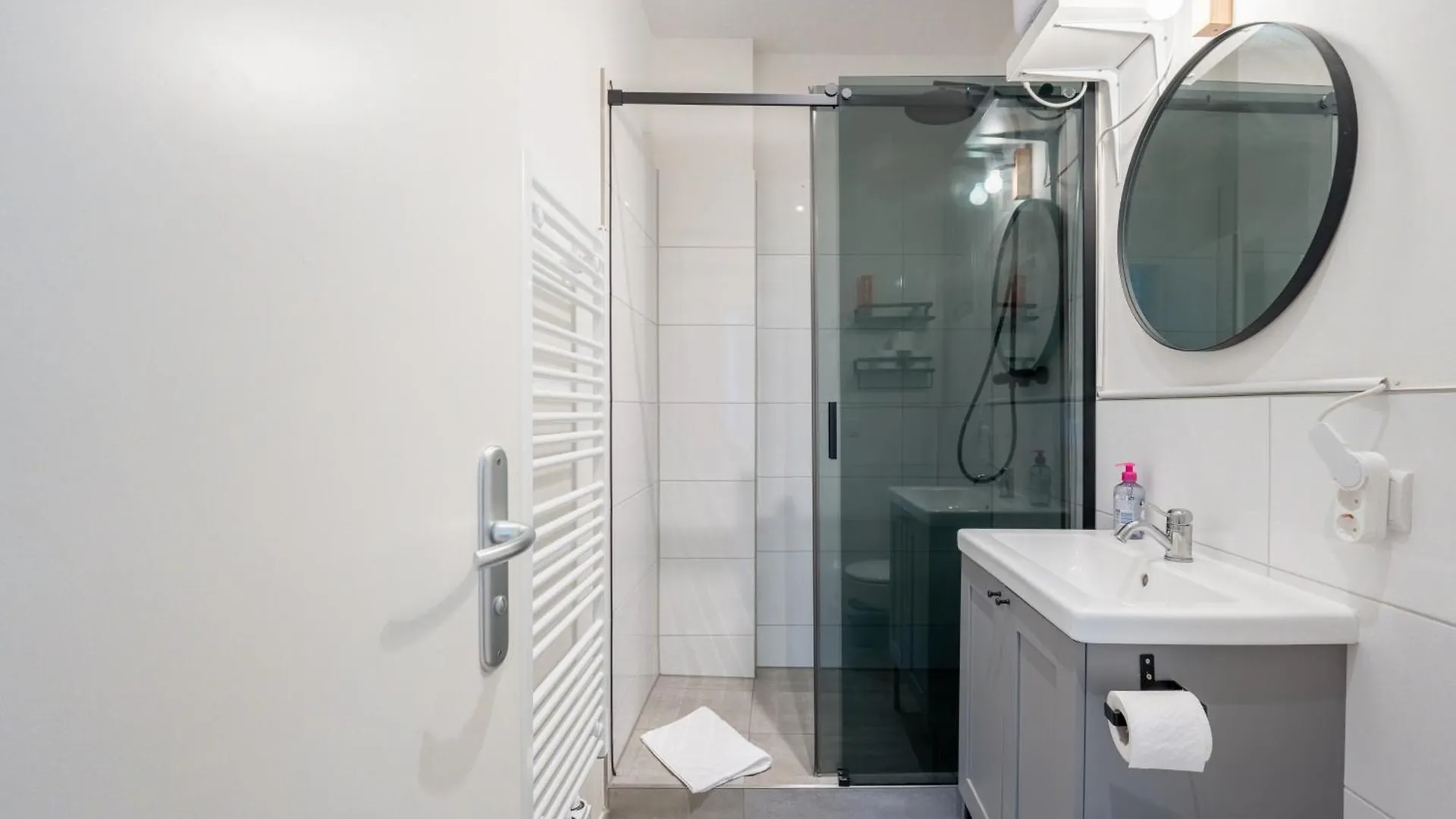 Cozy Retro Chic With Patio And Self Check-In Lejlighed Berlin