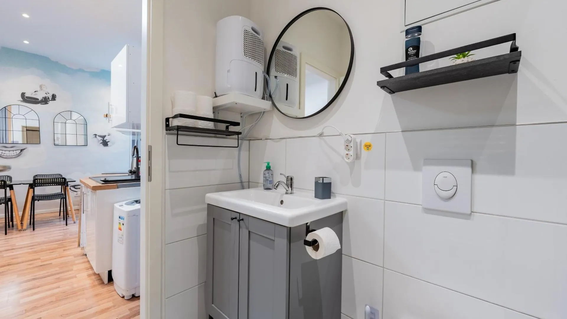 Cozy Retro Chic With Patio And Self Check-In Lejlighed Berlin