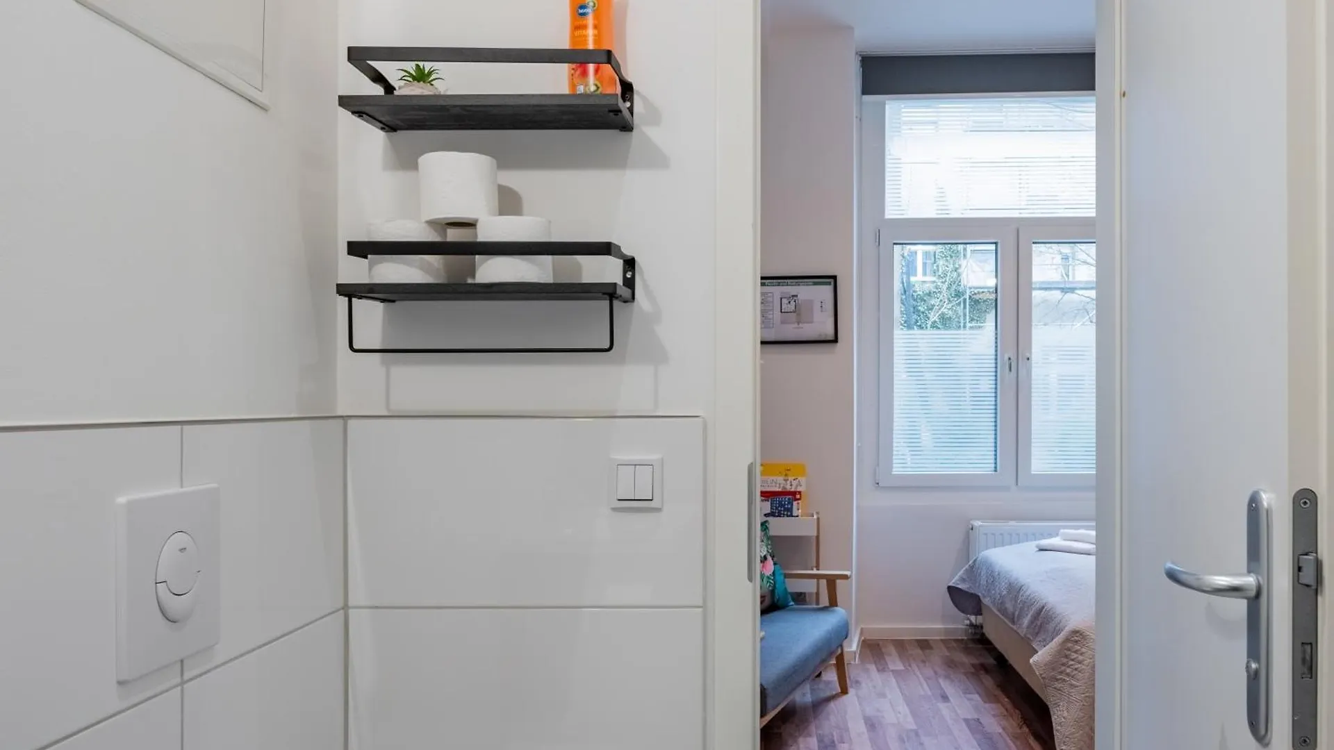 Cozy Retro Chic With Patio And Self Check-In Lejlighed Berlin Tyskland