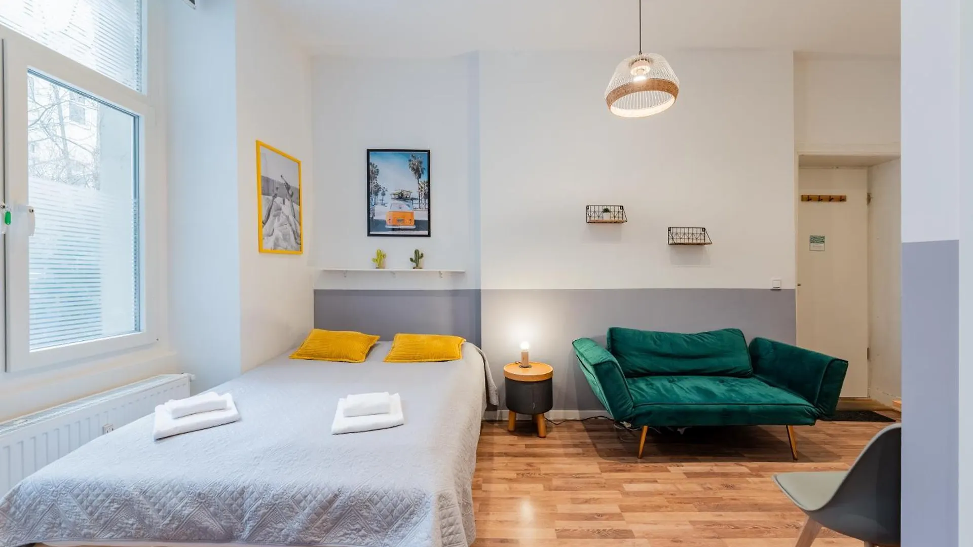 شقة Cozy Retro Chic With Patio And Self Check-In برلين 0*,